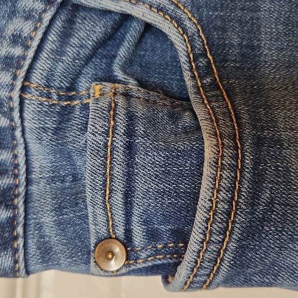 Eddie Bauer Women's Brook Slightly Curvy Bootcut Medium Wash Jeans Size 0 - Picture 4 of 14